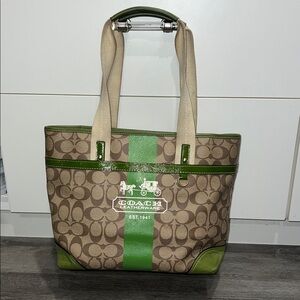 COACH SIGNATURE HERITAGE STRIPE 
GREEN KHAKI TOTE